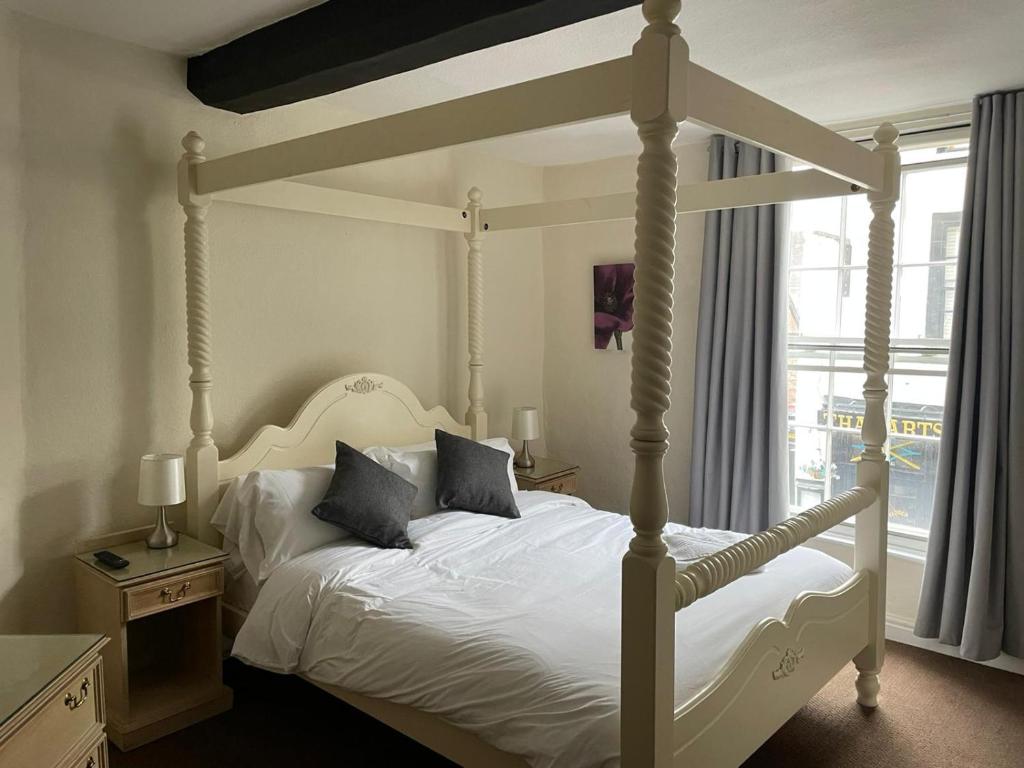 Courtyard Rooms