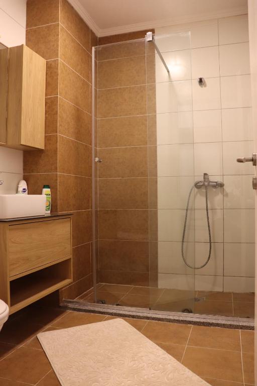 Cozy 2-bedroom rental unit. photo