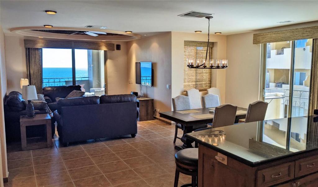 Luxury Condo Bella Sirena 405-C - Unmatched Views Over the Pool to the Sea - 3