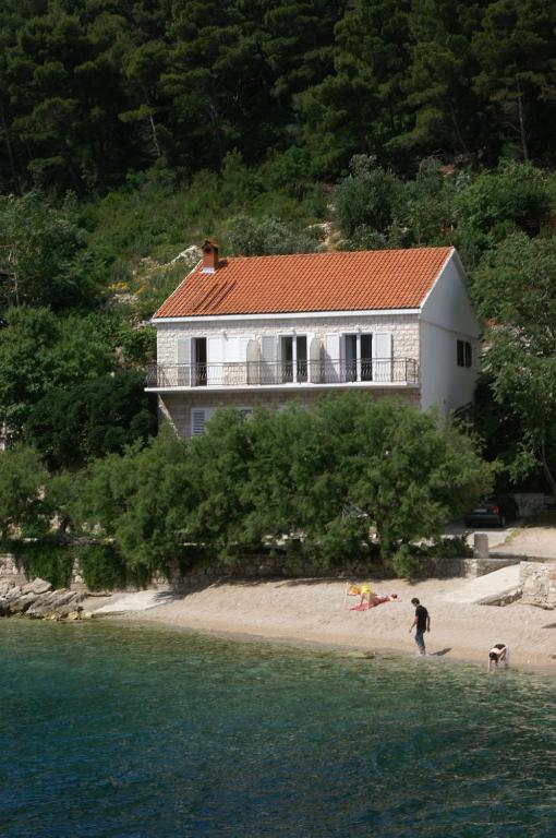 Apartments and rooms by the sea Trstenik, Peljesac - 4566 — Hotel in Trstenik
