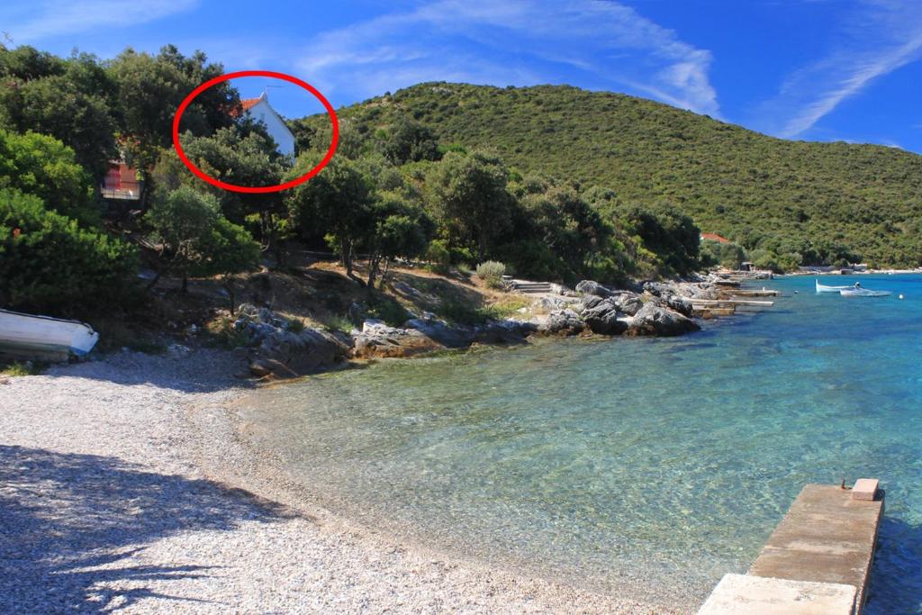Apartments by the sea Tri Zala, Korcula - 4334 — Hotel in Zrnovo