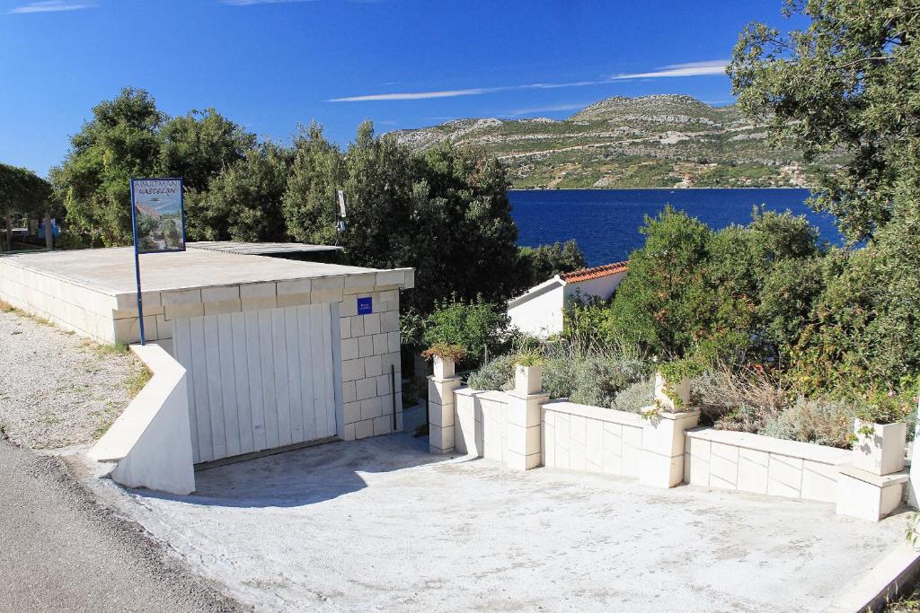 Apartments by the sea Tri Zala, Korcula - 4334 photo