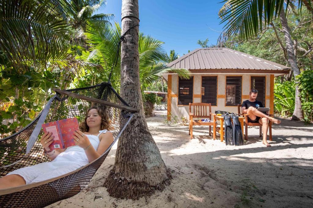 Barefoot Manta Island Resort photo