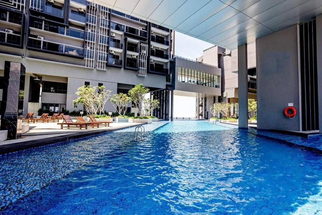 Romantic&PremiumSuite●PrivateBathtub●InfinityPool●Netflix●FreeCarpark●ImperioResidence●LuxuryCondo photo