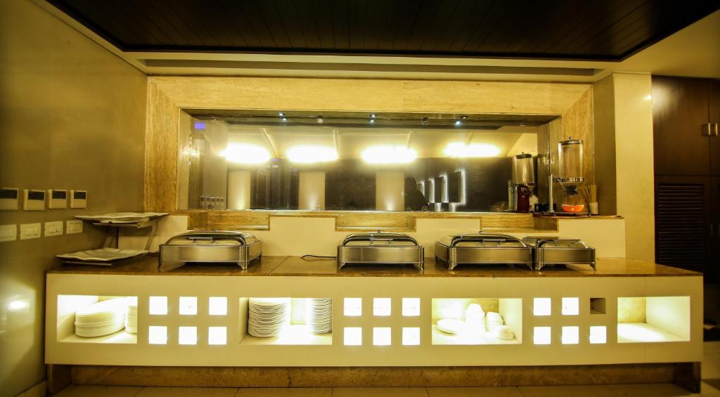 Food and beverages, The Prime Balaji Deluxe @ New Delhi Railway Station Hotel in New Delhi