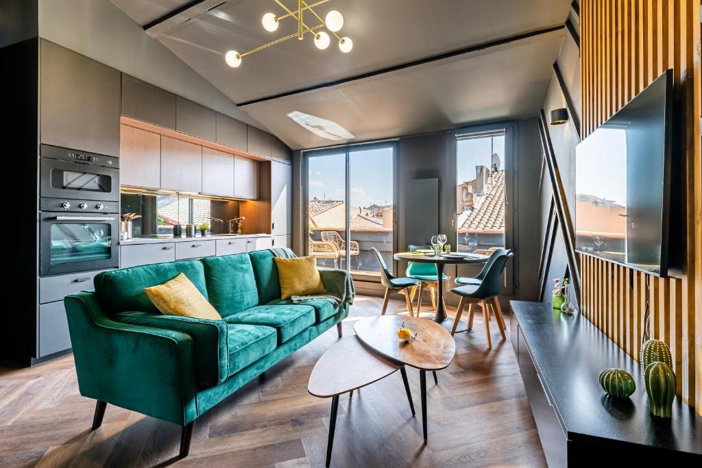 LOFT EN VILLE - Duplex Terrasse coeur historique avec vue dégagée & Parking souterrain Offert - 1