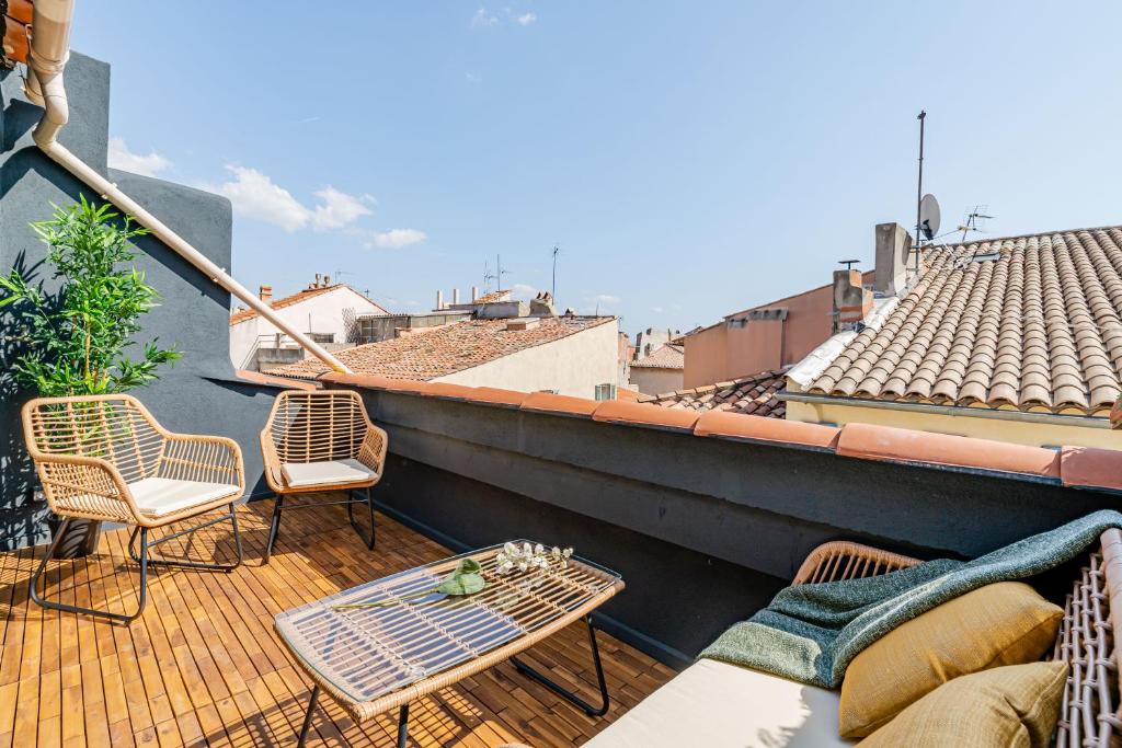 LOFT EN VILLE - Duplex Terrasse coeur historique avec vue dégagée & Parking souterrain Offert - 3