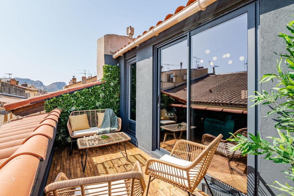 LOFT EN VILLE - Duplex Terrasse coeur historique avec vue dégagée & Parking souterrain Offert - 2