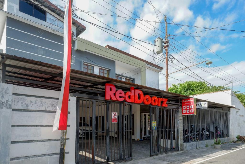 RedDoorz @ Kratonan Solo, Solo