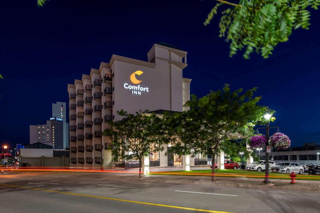 Comfort Inn Fallsview photo