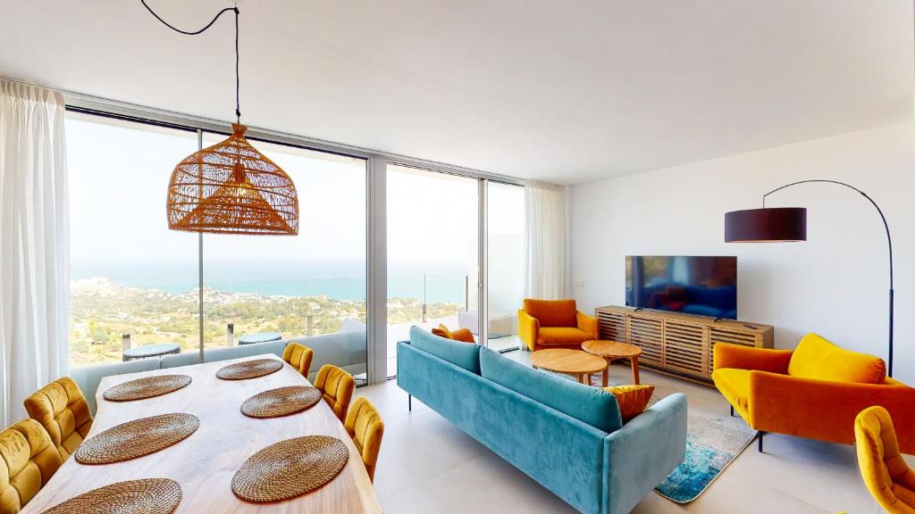 Stupa Hills VI - Luxury Duplex Penthouse, Benalmádena