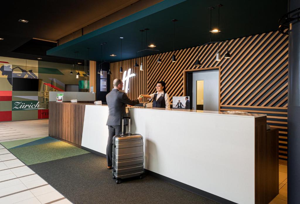 Holiday Inn Zurich Messe photo