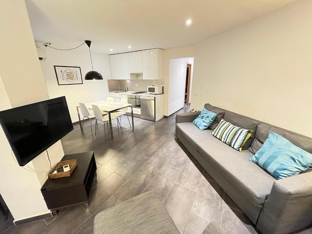 GORGEOUS APARTMENT IN DOWNTOWN - 4