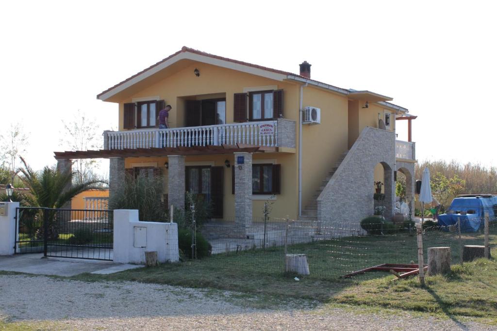 Apartments with a swimming pool Sabunike, Zadar - 6110, Privlaka