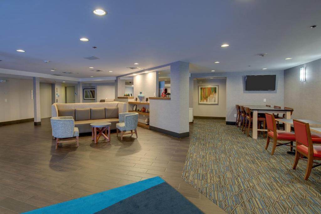 Holiday Inn Express Nashville W-I40 photo