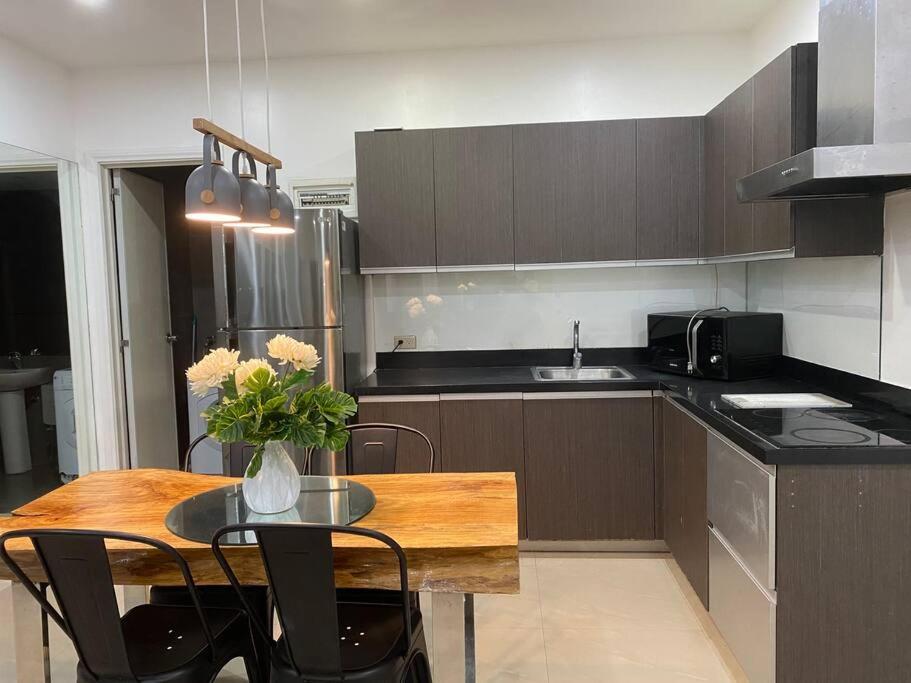 Cozy 2 Bedroom Apartment in Gramercy Residences photo