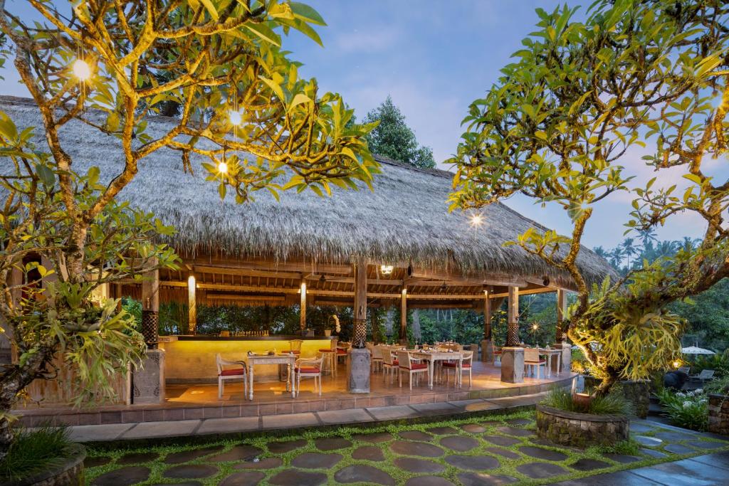Restaurant, The Kayon Resort in Bali