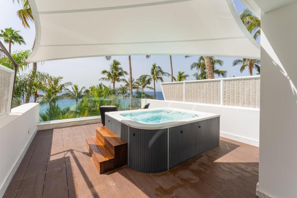 Hotel Fariones — Puerto del Carmen, Canary Islands