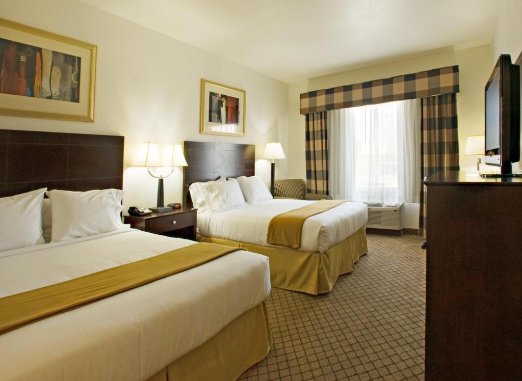 Holiday Inn Express Childress photo