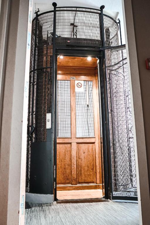 HOTEL AMBASSADEUR - 4