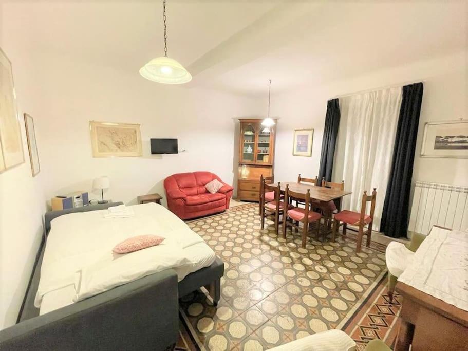 Near Colosseum by Varental 2BR + 1SB - 3