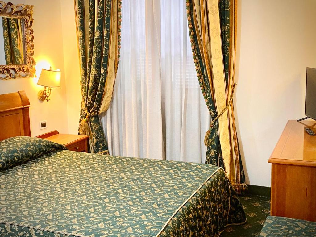 Hotel Champagne Palace - 2