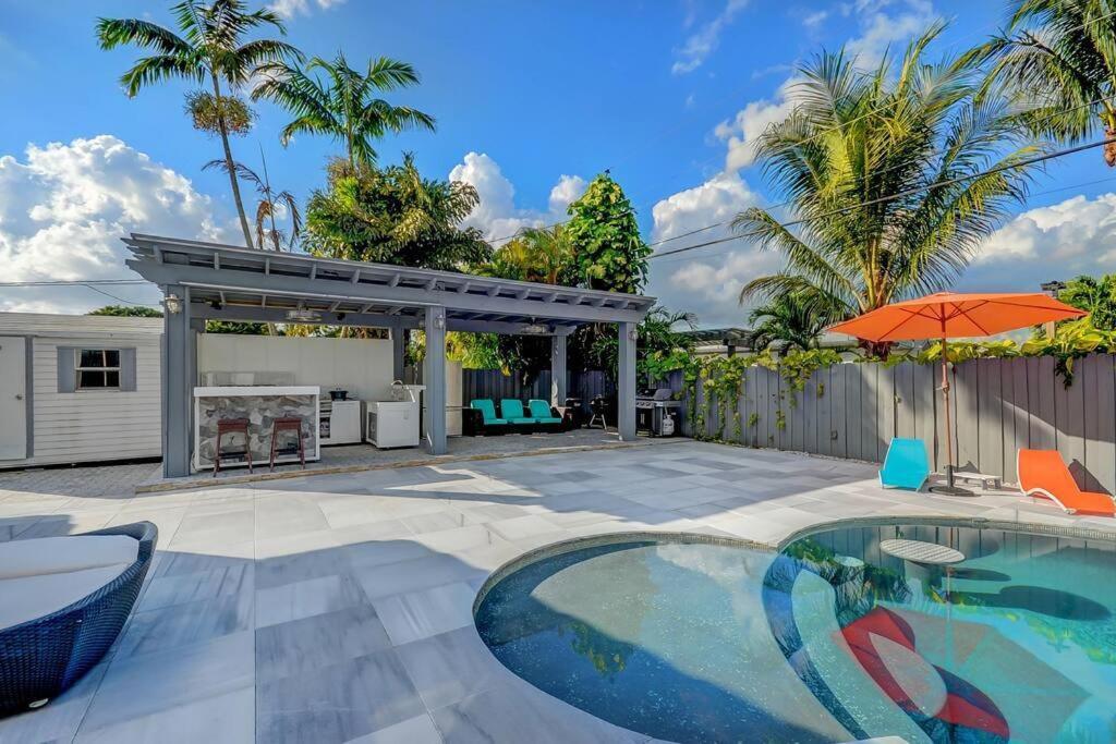 Miami House with Hot Pool-spa & Pool table L25 photo