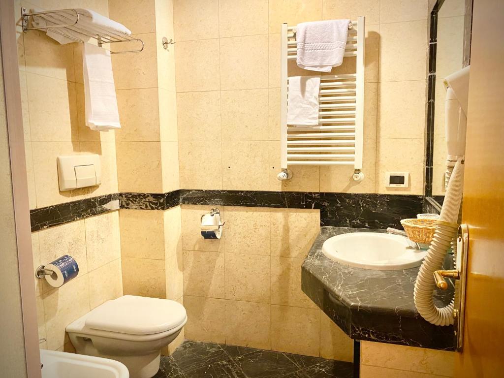 Hotel Champagne Palace photo