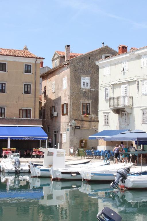 Apartments by the sea Cres - 7875, Cres