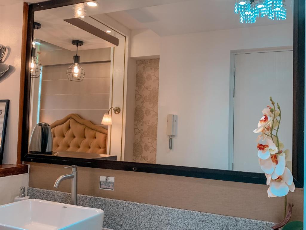GoldenSuites at CoolSuites WindResidences Tagaytay photo