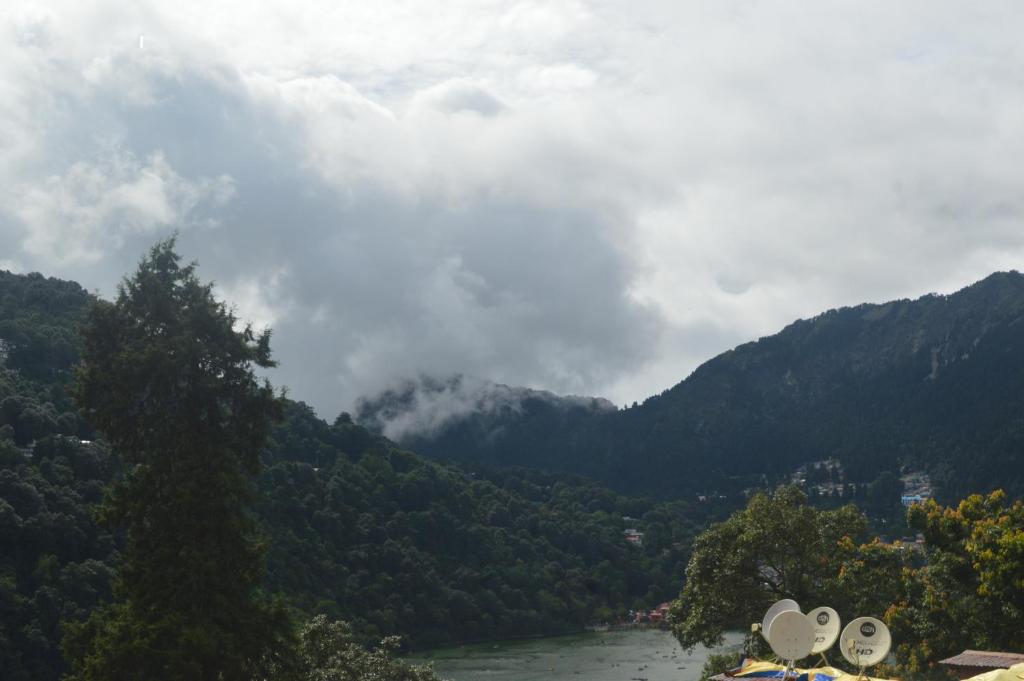 Lakshmi Kutteer Homestay — Hotel in Nainital