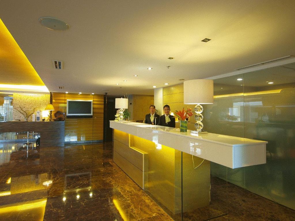 Lobby, ONE TAGAYTAY PLACE HOTEL SUITES (OFFICIAL ACCOUNT) in Tagaytay