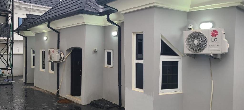Lemmy's Villa - Minimum of 3 Nights Booking — Hotel in Akure