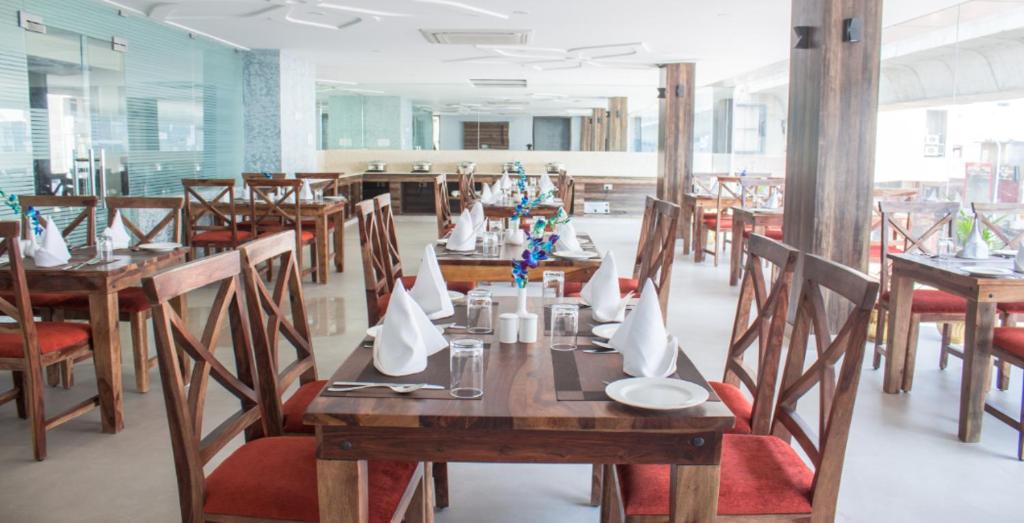 Restaurant, Di Di Hotel Alambagh in Lucknow
