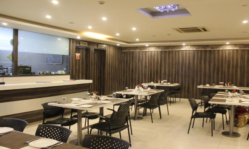 Di Di Hotel Alambagh