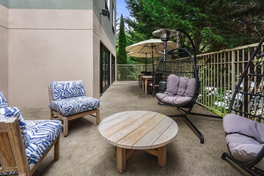 3. 홀리데이 인 앤..