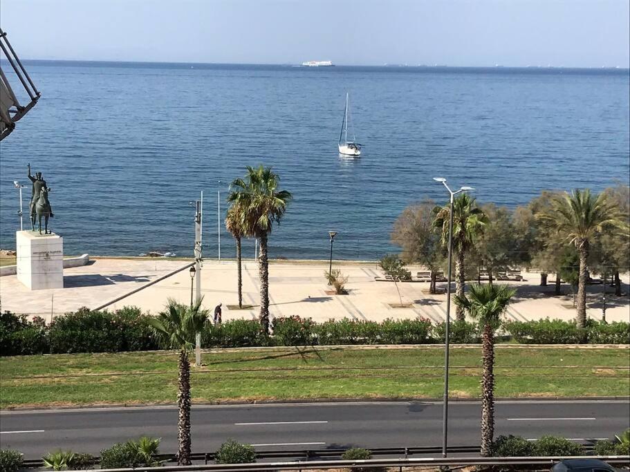 Finer Things Flisvos Beach Condo in Palaio Faliro, Athen