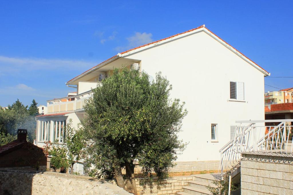 Apartments with a parking space Novalja, Pag - 9356, Novalja