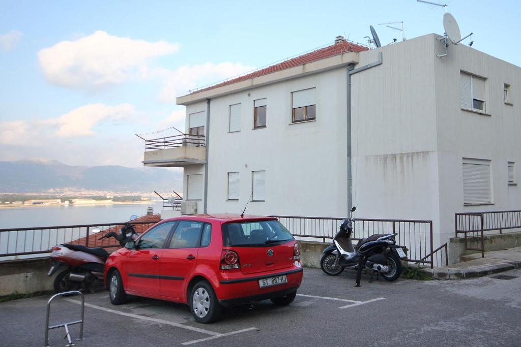 Apartments by the sea Mastrinka, Ciovo - 9447 photo