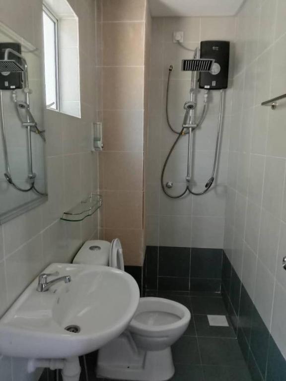 Ramadhina Eagles eye View Home2stay@Emerald Avenue photo