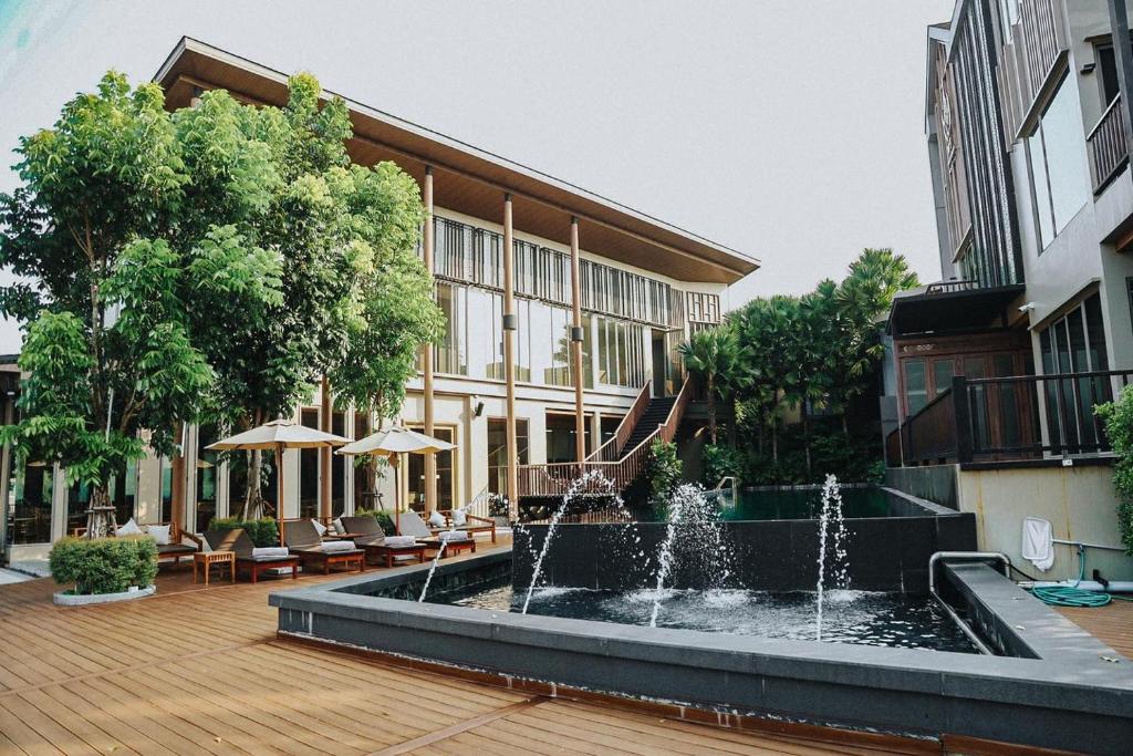 スイミングプール