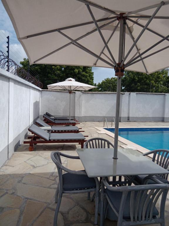 ENZI FURNISHED APARTMENT DIANI photo