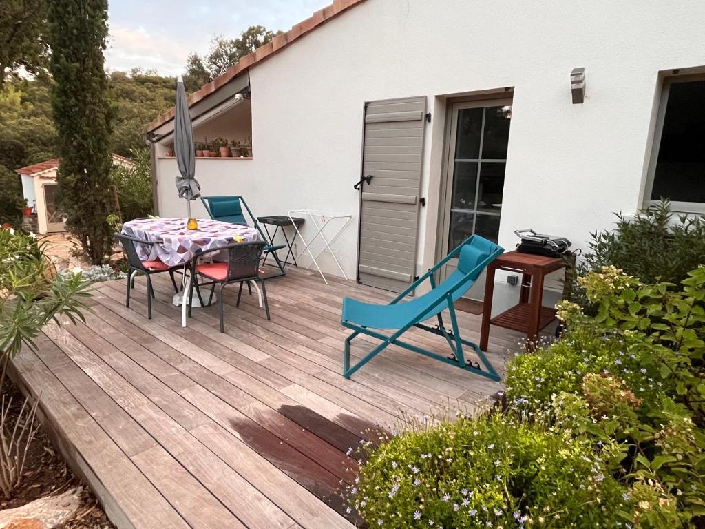 Appartement à cavalaire dans un domaine privé au rez-de-jardin - 5