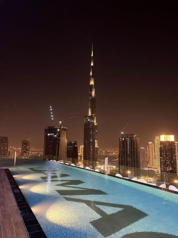 Luton Vacation Homes - Damac Paramount Midtown Business Bay Dubai - 37AB09, Dubai