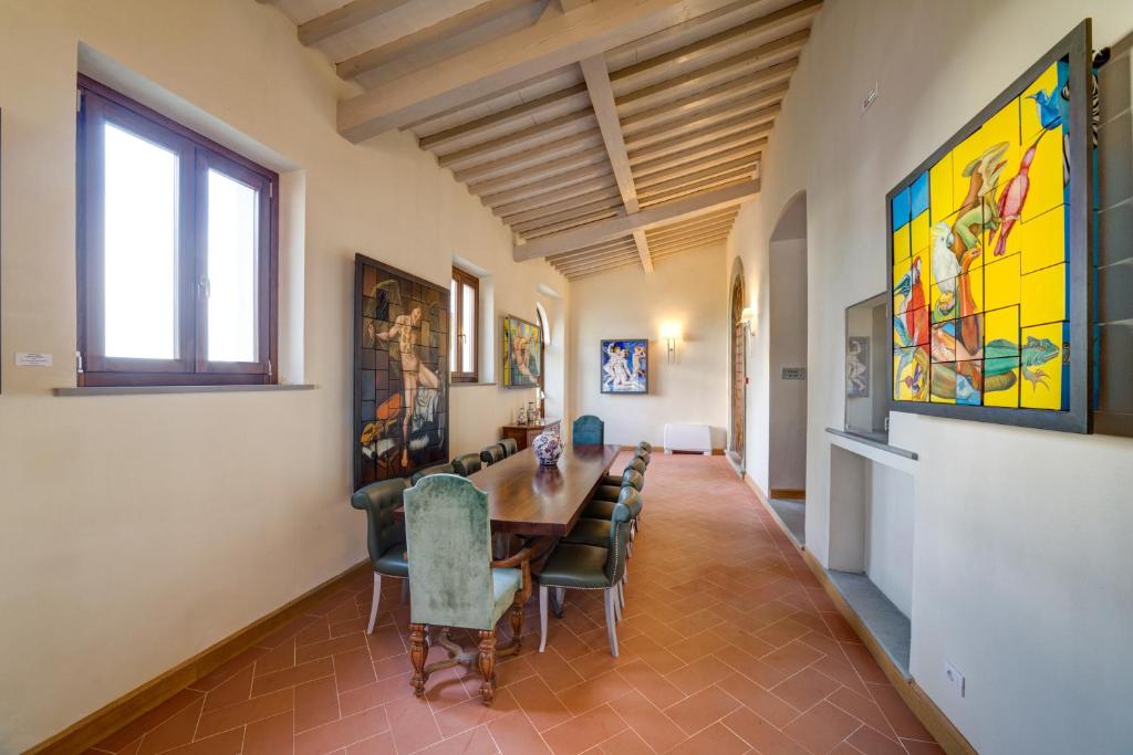 Shared lounge/TV area