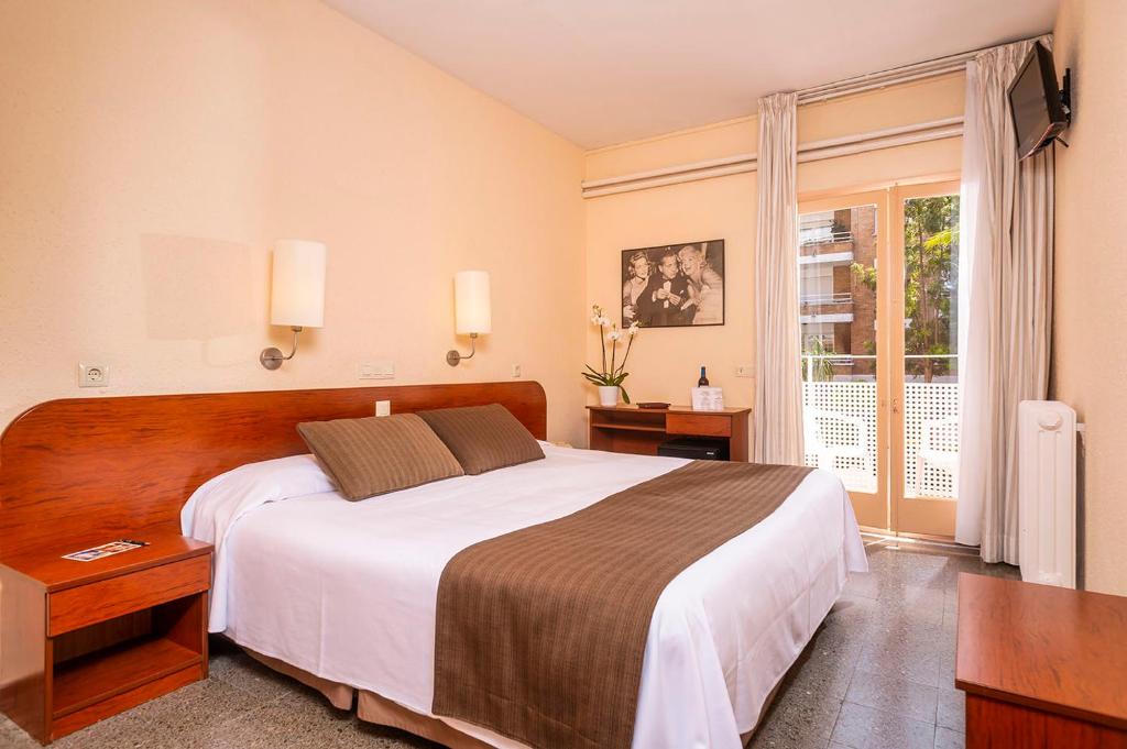 Hotel Guitart Rosa - Adults Only — Hotel rooms in Lloret de Mar, Catalonia