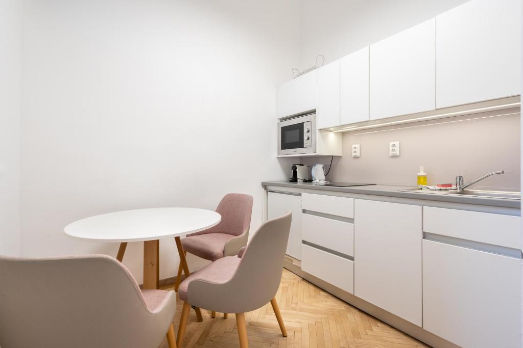 The City Block Apartments photo