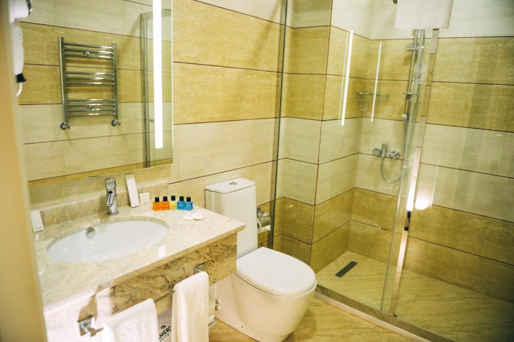 Emerald Suite Hotel photo