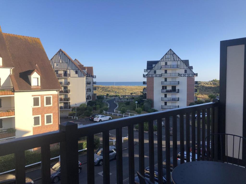 Cabourg: Appartement bord de mer, balcon, internet, parking - FR-1-487-313 - 2