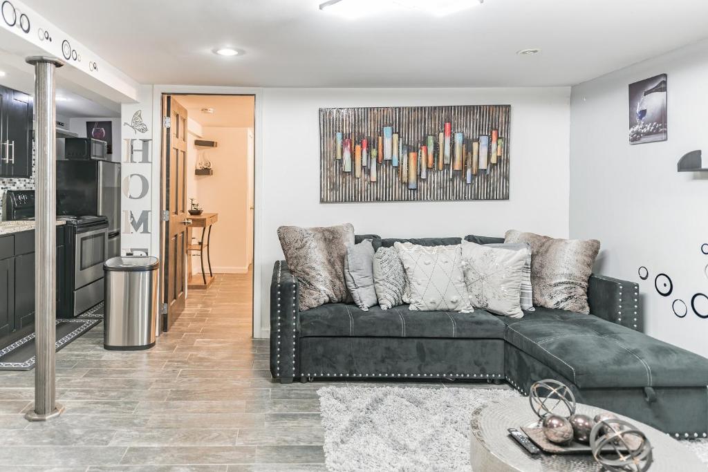 Cozy Modern 1BR Apartment - Just 10 mins From JFK Airport apts